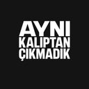 Aynı Kalıptan Çıkmadık Oversize Tişört - Siyah